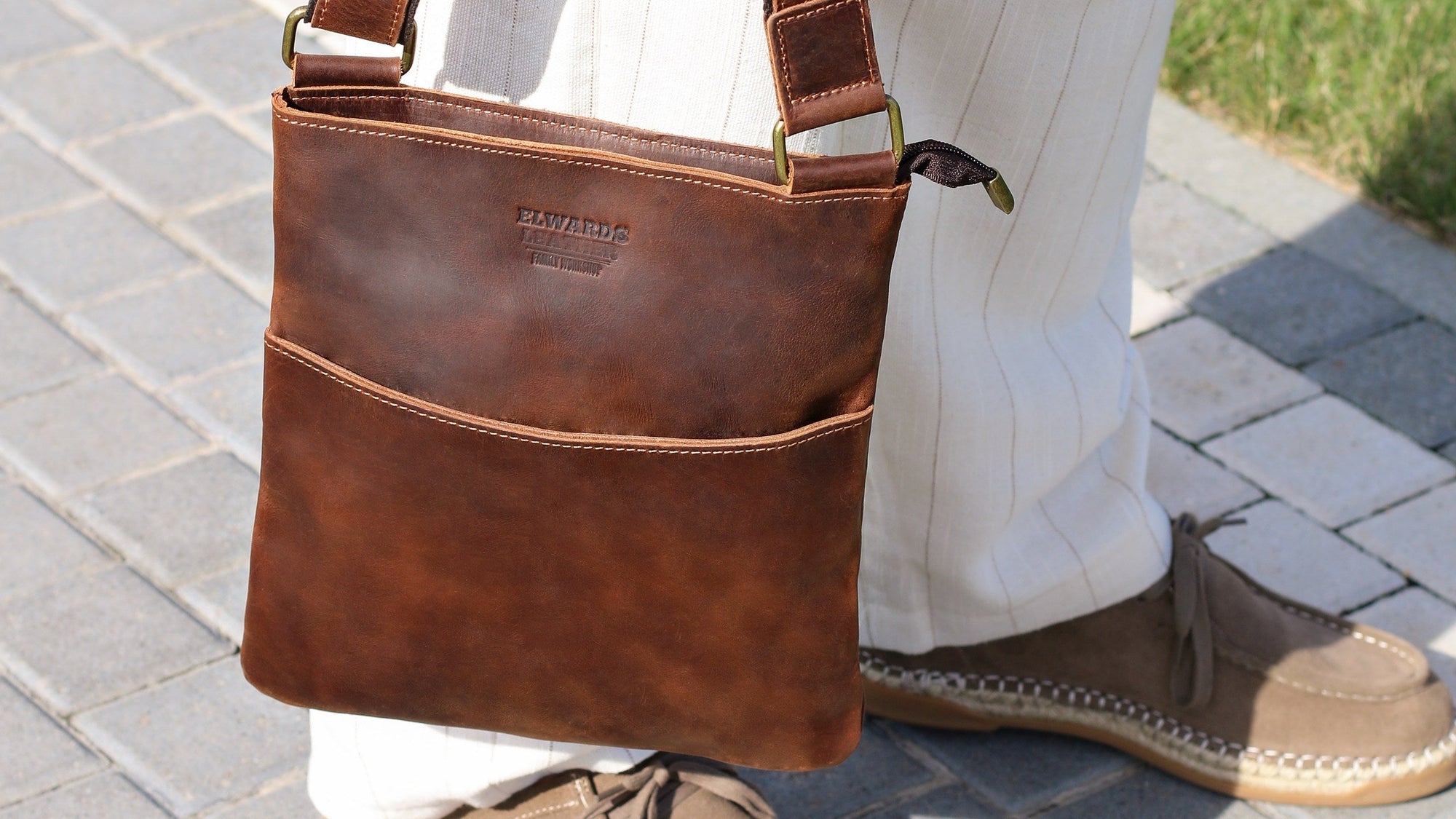 The Rise of Old Money Style: Why Vintage Leather Bags Are a Must-Have