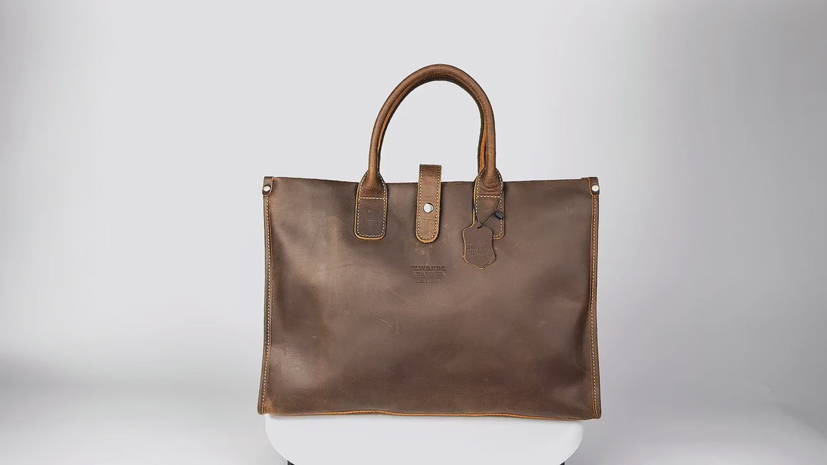 Brown tote bag for men, crafted from premium Crazy Horse leather, stylish and durable for everyday use.