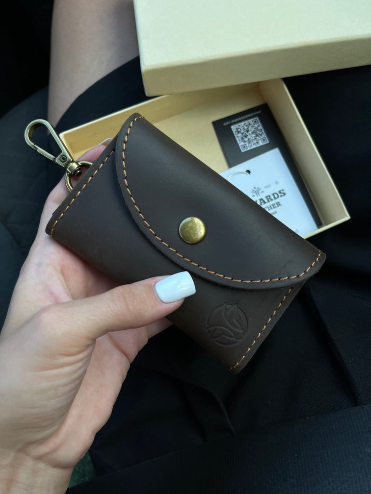 Small yet functional brown leather key holder, great for everyday carry and key organization.